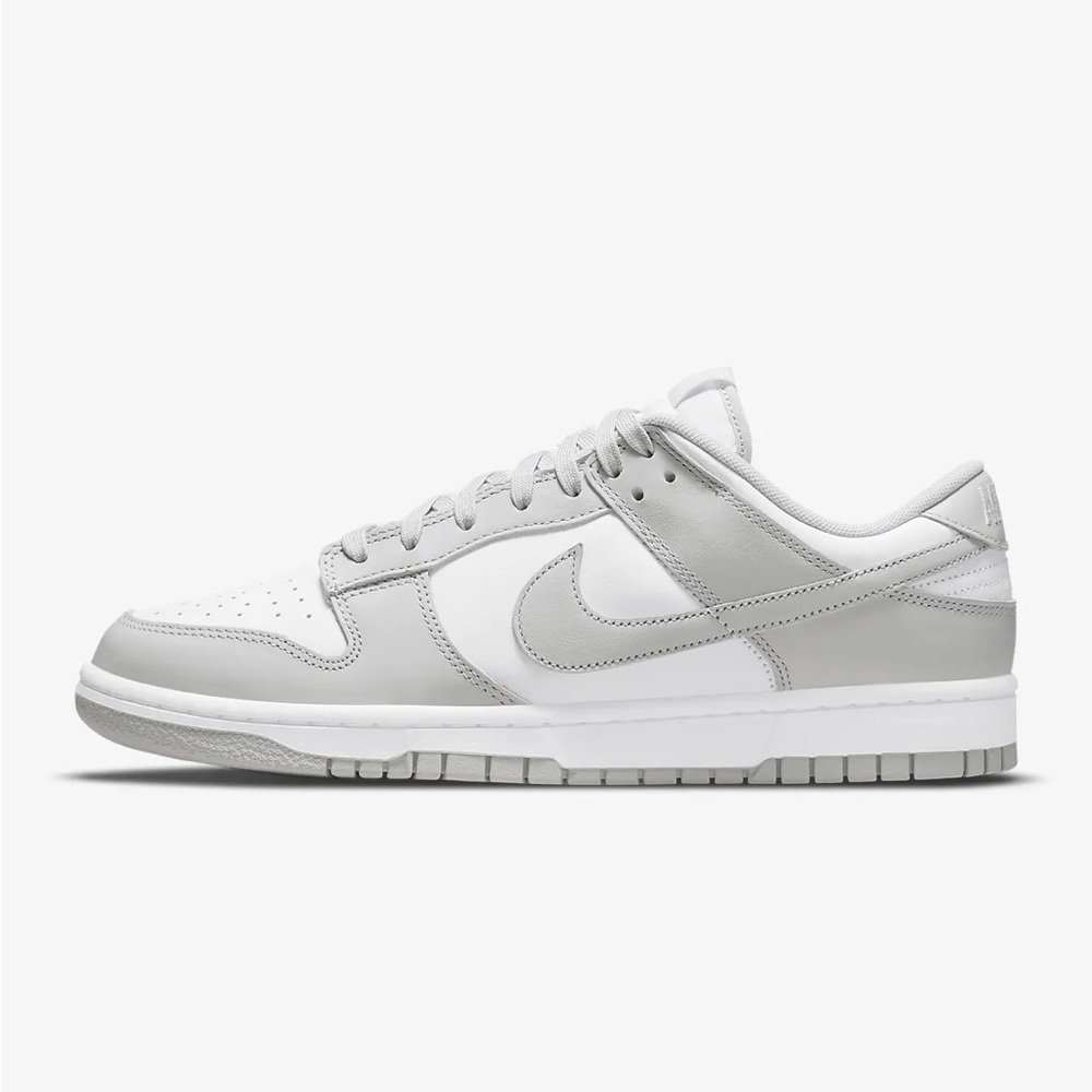 NWOT Nike Dunk Low